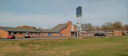 Grand View Plaza Inn & Suites Exterior