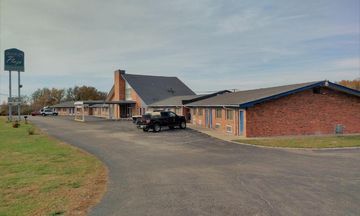 Grand View Plaza Inn & Suites