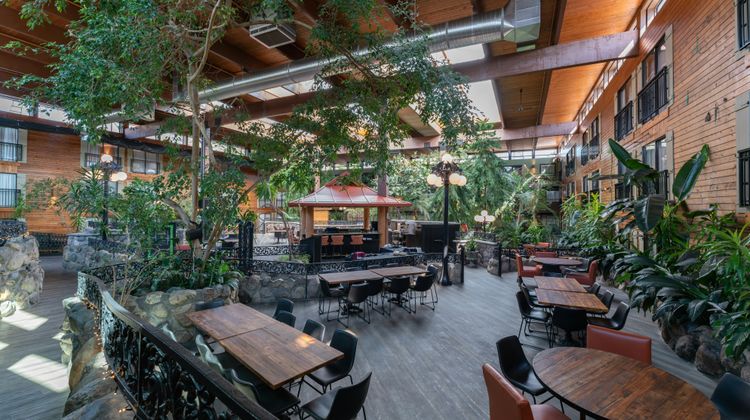 Prestige Vernon Lodge & Conference Ctr Restaurant