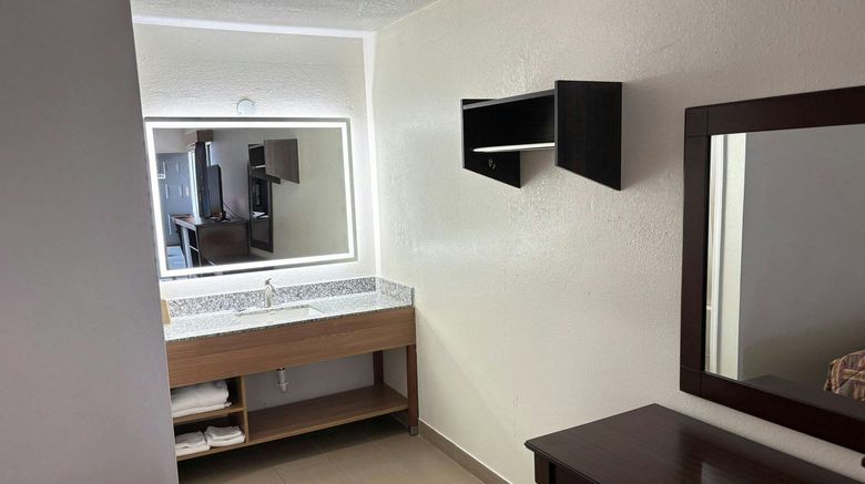 <b>Scottish Inns Clanton, AL Room</b>. Images powered by <a href="https://www.leonardoworldwide.com/" title="Leonardo Worldwide" target="_blank">Leonardo</a>.
