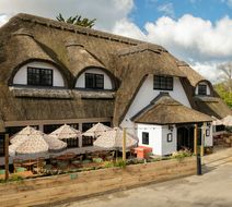 Potters Heron Exterior