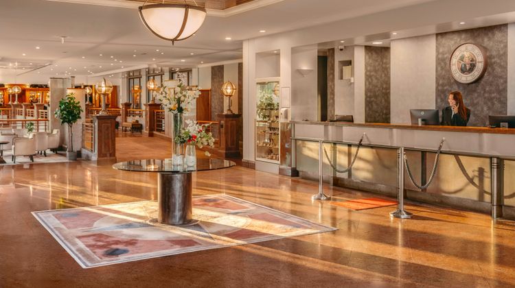 Millennium Hotel Paris Charles de Gaulle Lobby