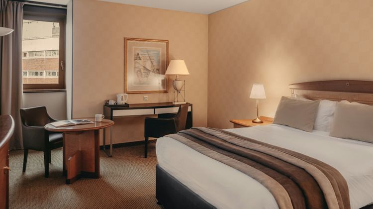 Millennium Hotel Paris Charles de Gaulle Room