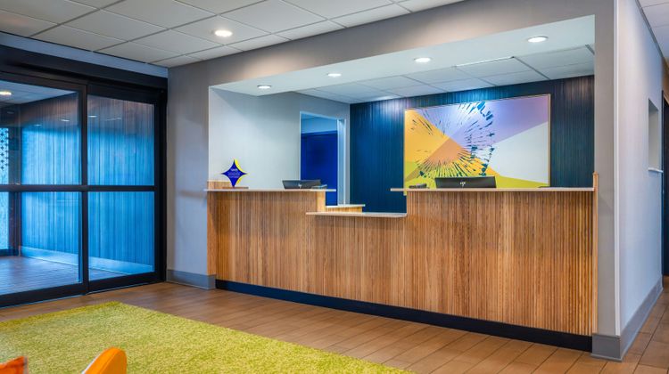 Spark by Hilton Town Center-Kennesaw Lobby