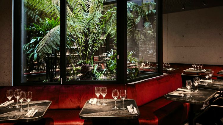 Le Bus Palladium Restaurant