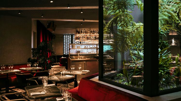 Le Bus Palladium Restaurant