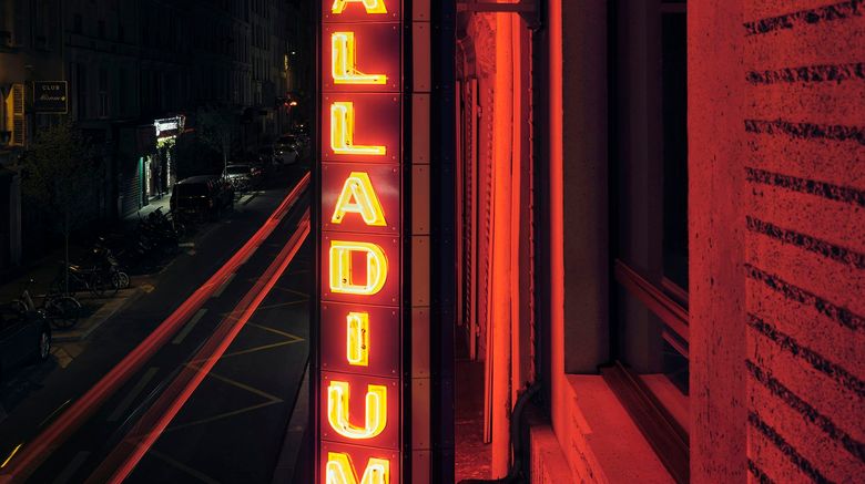 <b>Le Bus Palladium Exterior</b>. Images powered by <a href="https://www.leonardoworldwide.com/" title="Leonardo Worldwide" target="_blank">Leonardo</a>.