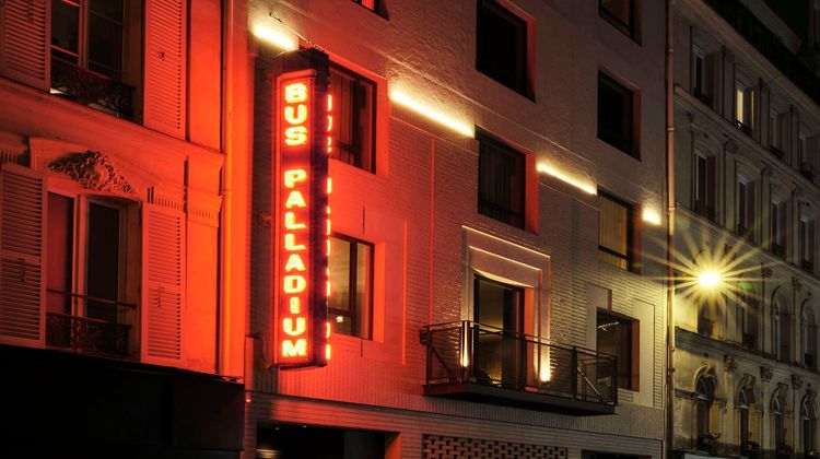 Le Bus Palladium Exterior