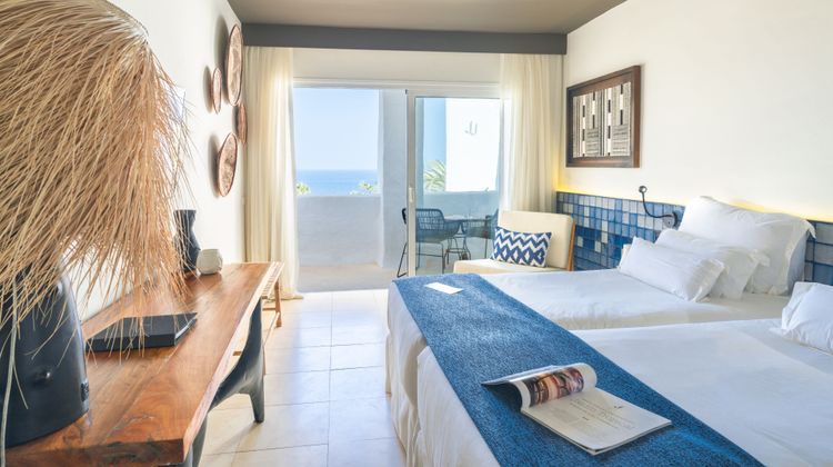 Hotel Jardin Tropical Room