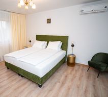 Royal Plaza Room