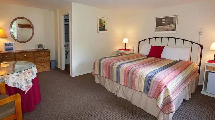 Wilson Lake Inn Room