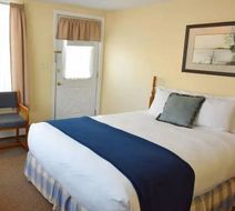 Wilson Lake Inn Room