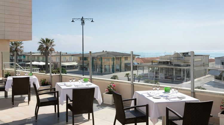 Sina Astor Restaurant