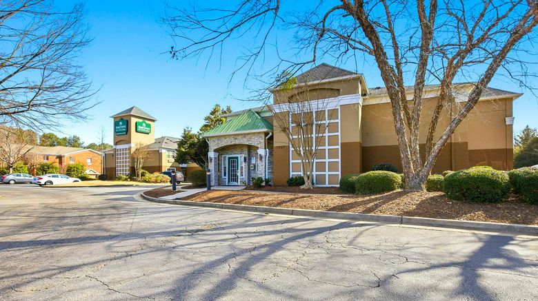 HomeTowne Studios Atlanta - Peachtree Exterior. Images powered by <a href="https://www.leonardoworldwide.com" target="_blank" rel="noopener">Leonardo</a>.