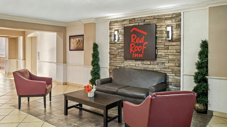 Red Roof Inn Etowah – Athens, TN Lobby