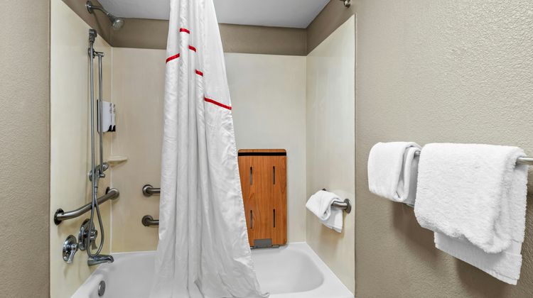 Red Roof Inn Dayton North Airport Beach