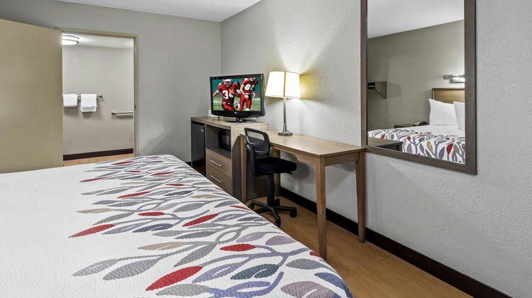 Red Roof Inn Dayton North Airport Room