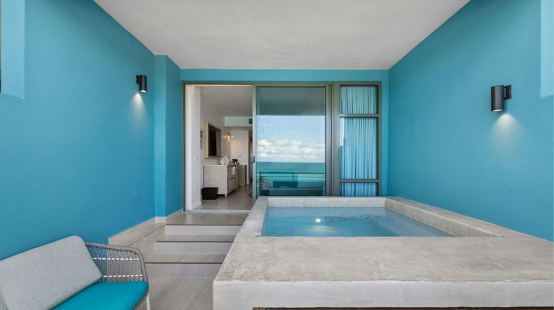 <b>La Concha Resort Pool</b>. Images powered by <a href="https://www.leonardoworldwide.com/" title="Leonardo Worldwide" target="_blank">Leonardo</a>.