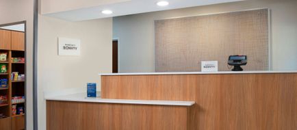 Fairfield Inn/Suites Dallas Park Central Lobby