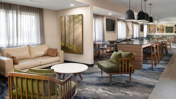 Fairfield Inn/Suites Dallas Park Central Lobby