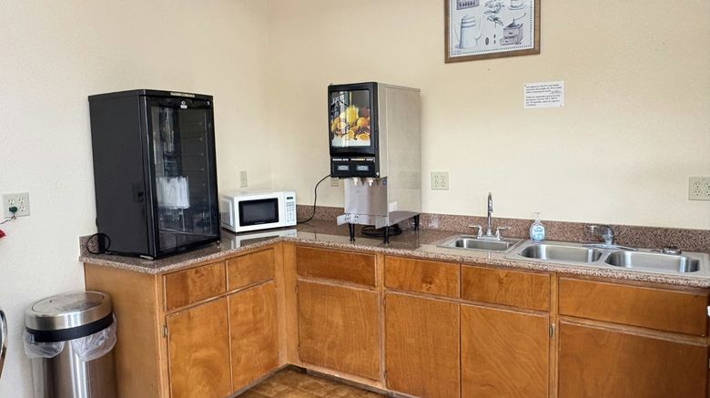 <b>Regency Inn Lobby</b>. Images powered by <a href="https://www.leonardoworldwide.com/" title="Leonardo Worldwide" target="_blank">Leonardo</a>.