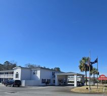 OYO Hampton Exterior