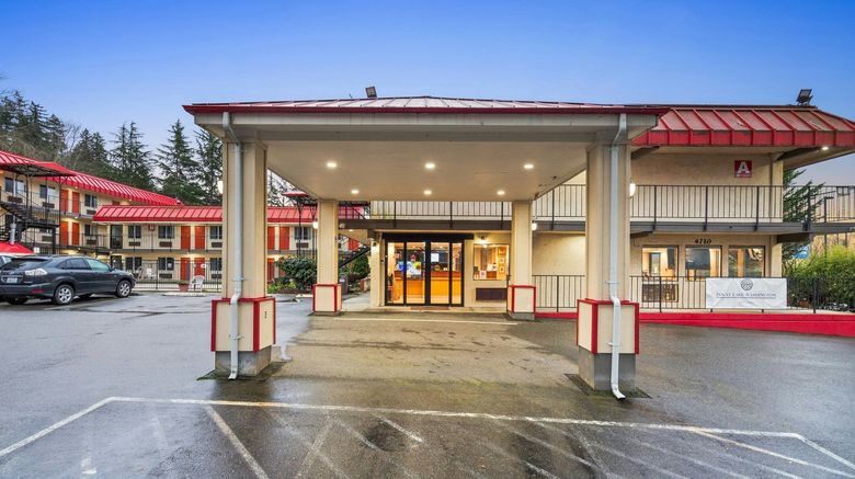 Inn at Lake Washington Exterior. Images powered by <a href="https://www.leonardoworldwide.com" target="_blank" rel="noopener">Leonardo</a>.