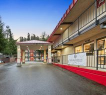 Inn at Lake Washington Exterior