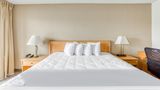 OYO Townhouse Owensboro West Room