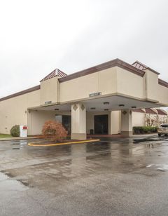 OYO Townhouse Owensboro West