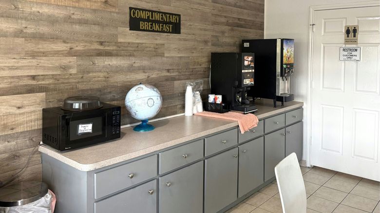 <b>Hotel O Regency Suites Houston Lobby</b>. Images powered by <a href="https://www.leonardoworldwide.com/" title="Leonardo Worldwide" target="_blank">Leonardo</a>.
