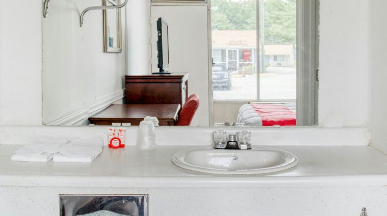 <b>OYO Inn Kernersville Room</b>. Images powered by <a href="https://www.leonardoworldwide.com/" title="Leonardo Worldwide" target="_blank">Leonardo</a>.