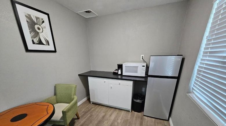 <b>Hotel Ridgecrest an Extended Stay Studio Room</b>. Images powered by <a href="https://www.leonardoworldwide.com/" title="Leonardo Worldwide" target="_blank">Leonardo</a>.