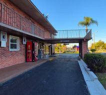 Central Motel Exterior