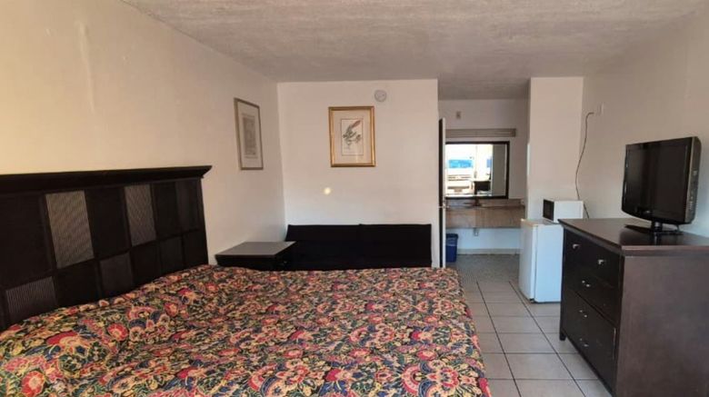 <b>Central Motel Room</b>. Images powered by <a href="https://www.leonardoworldwide.com/" title="Leonardo Worldwide" target="_blank">Leonardo</a>.