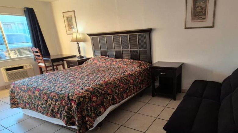 <b>Central Motel Room</b>. Images powered by <a href="https://www.leonardoworldwide.com/" title="Leonardo Worldwide" target="_blank">Leonardo</a>.