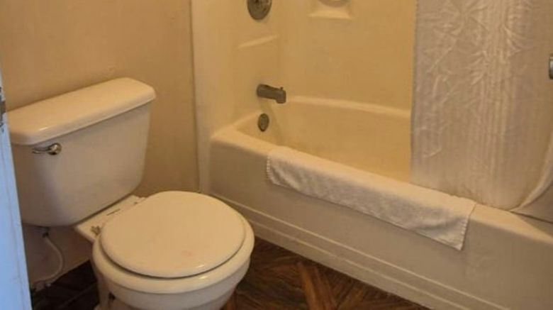 <b>Central Motel Room</b>. Images powered by <a href="https://www.leonardoworldwide.com/" title="Leonardo Worldwide" target="_blank">Leonardo</a>.