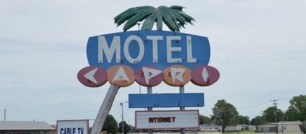 Capri Motel Exterior