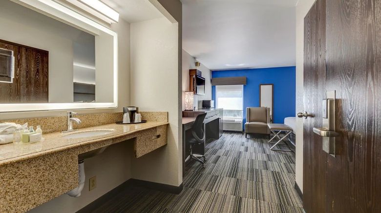 <b>Alexis Inn & Suites Hotel Room</b>. Images powered by <a href="https://www.leonardoworldwide.com/" title="Leonardo Worldwide" target="_blank">Leonardo</a>.