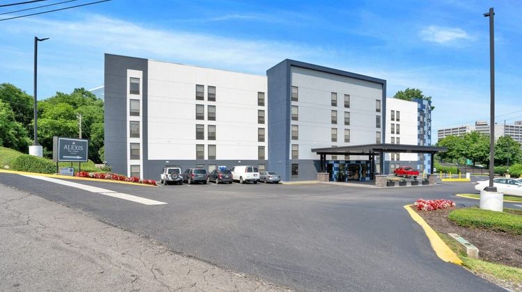 Alexis Inn & Suites Hotel Exterior