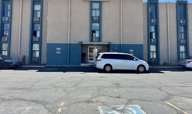 Travelers Inn Exterior