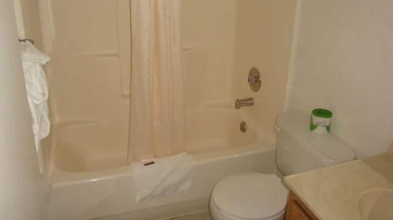 <b>Travelers Inn Room</b>. Images powered by <a href="https://www.leonardoworldwide.com/" title="Leonardo Worldwide" target="_blank">Leonardo</a>.