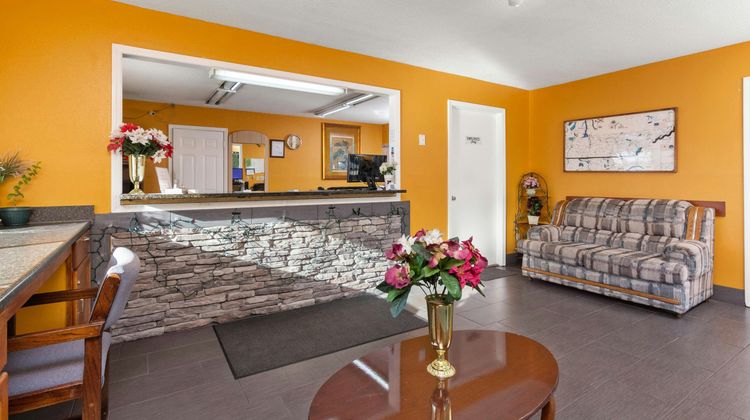 Budget Host Inn Lobby