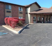 Amerihost Inn & Suites Exterior