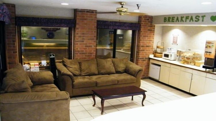Amerihost Inn & Suites Lobby