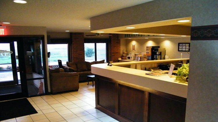 Amerihost Inn & Suites Lobby