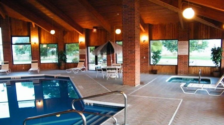 Amerihost Inn & Suites Pool