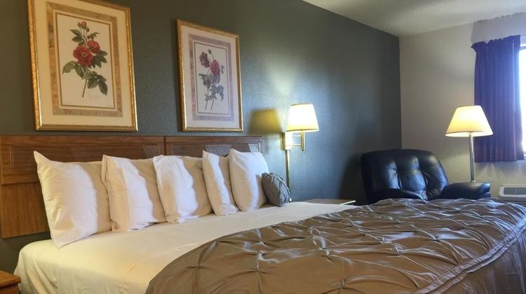 Amerihost Inn & Suites Room
