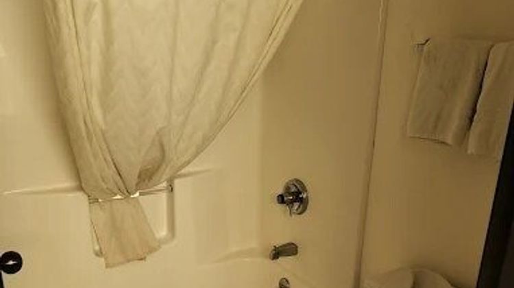 Amerihost Inn & Suites Room