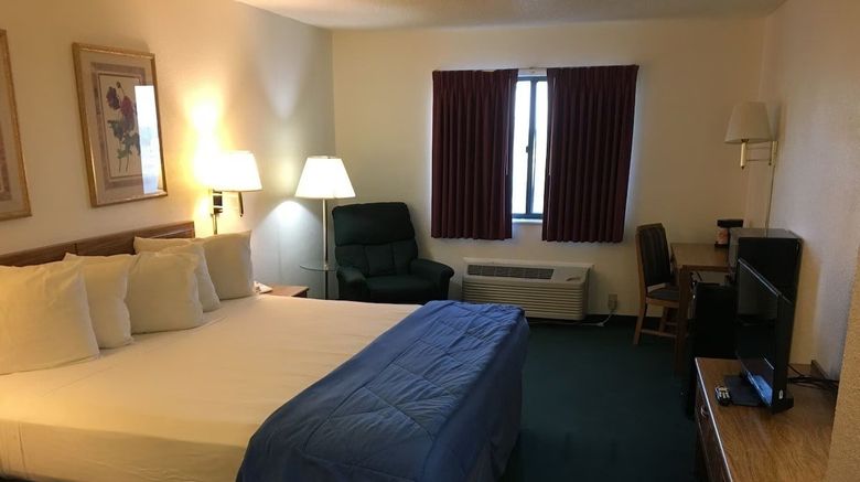 <b>Amerihost Inn & Suites Room</b>. Images powered by <a href="https://www.leonardoworldwide.com/" title="Leonardo Worldwide" target="_blank">Leonardo</a>.